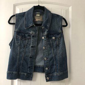 Medium Wash Levi's Vest